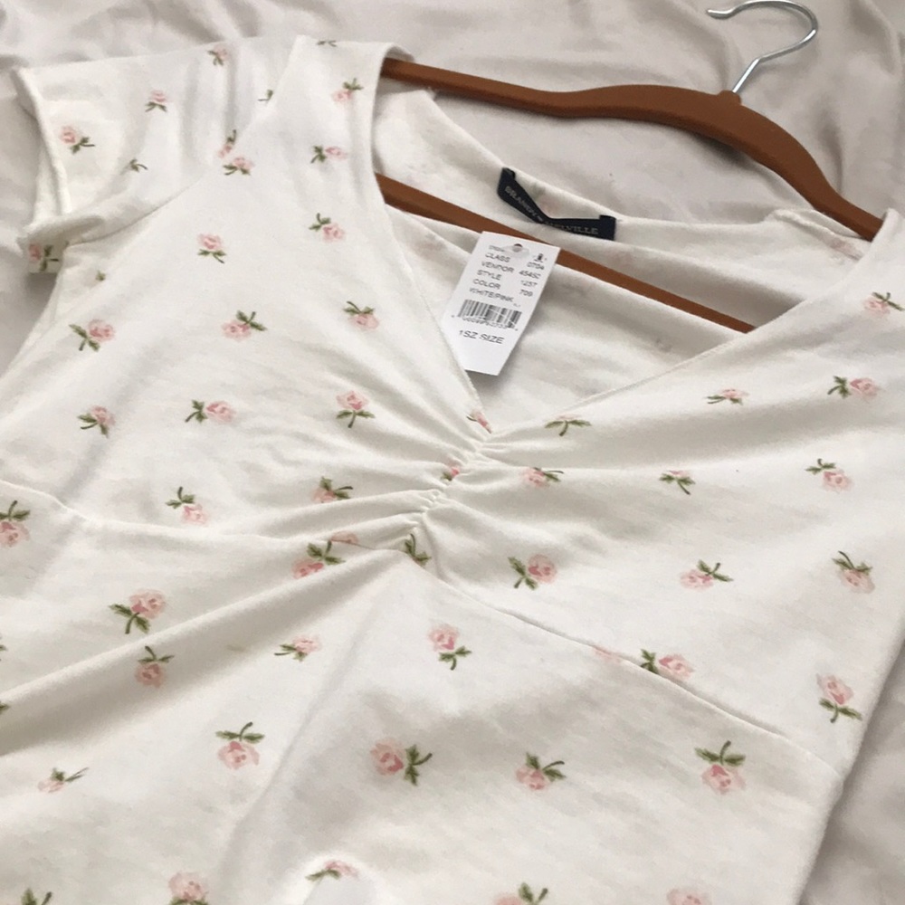 BRAND NEW BRANDY MELVILLE GINA TOP